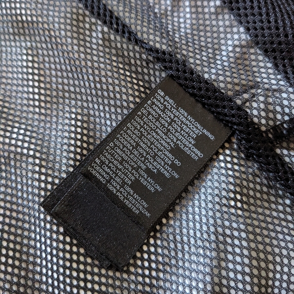 The North Face Rain Coat - Picture 12 of 12